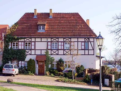 Фахверковый дом – стилизация под старину.